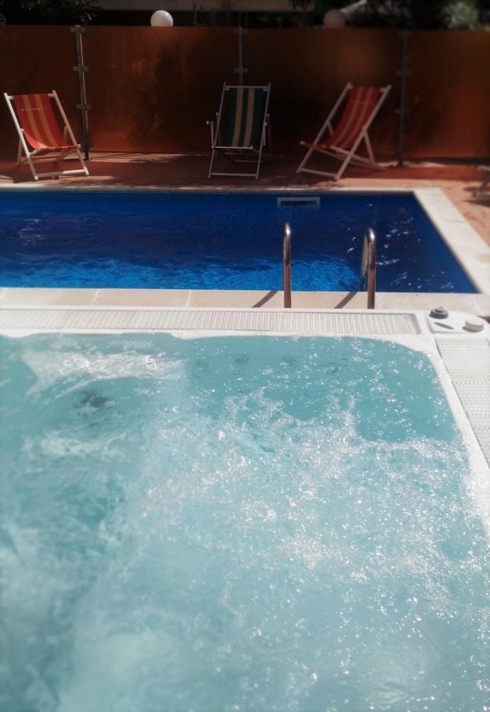 Hotel Prestige Rimini Bagian luar foto