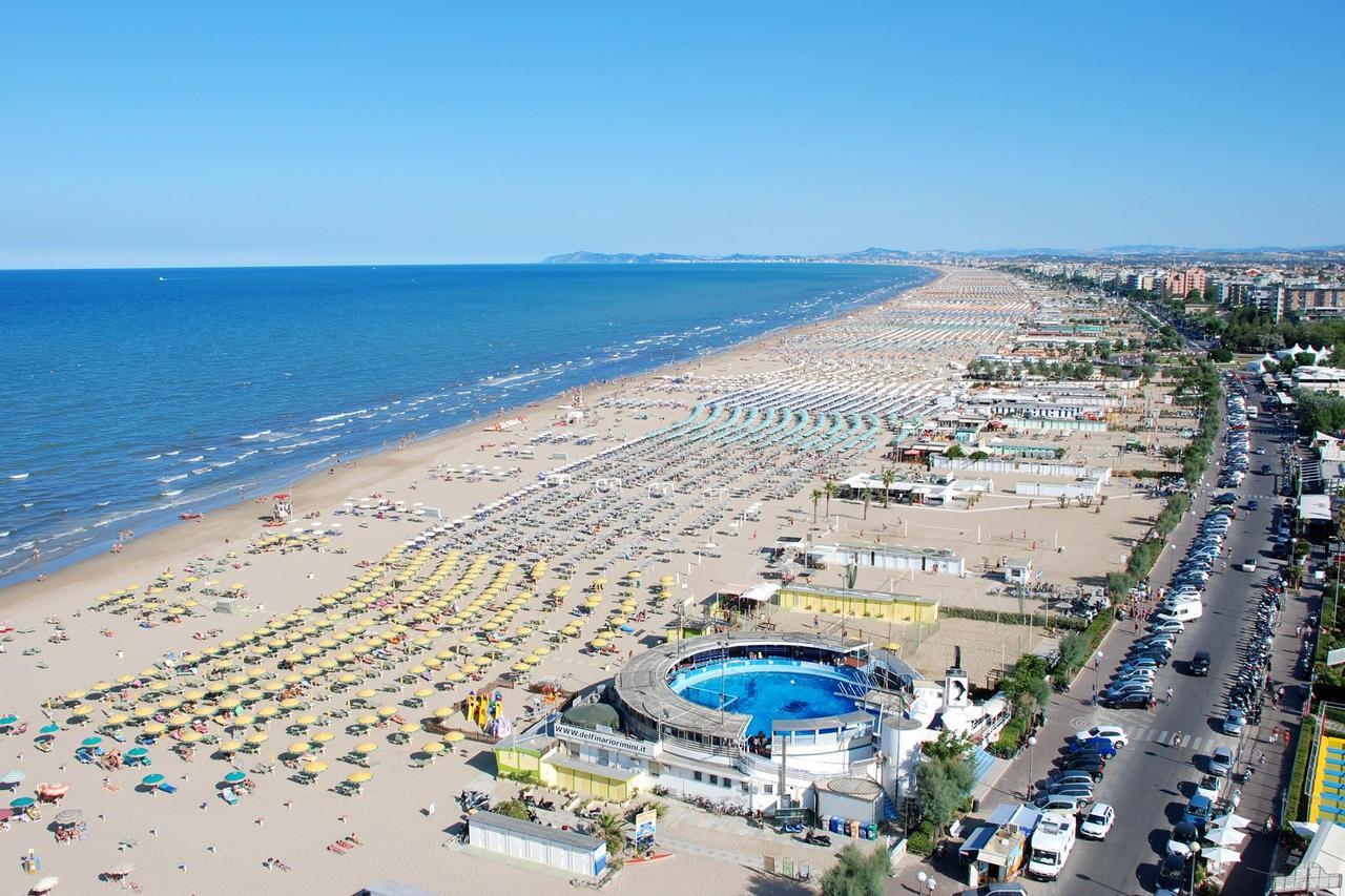 Hotel Prestige Rimini Bagian luar foto